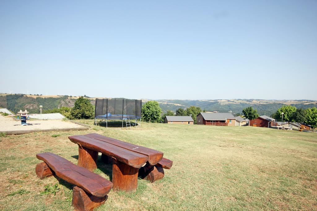 Team Holiday - Camping Domaine Vallée du Tarn Saint-Cirgue Bagian luar foto