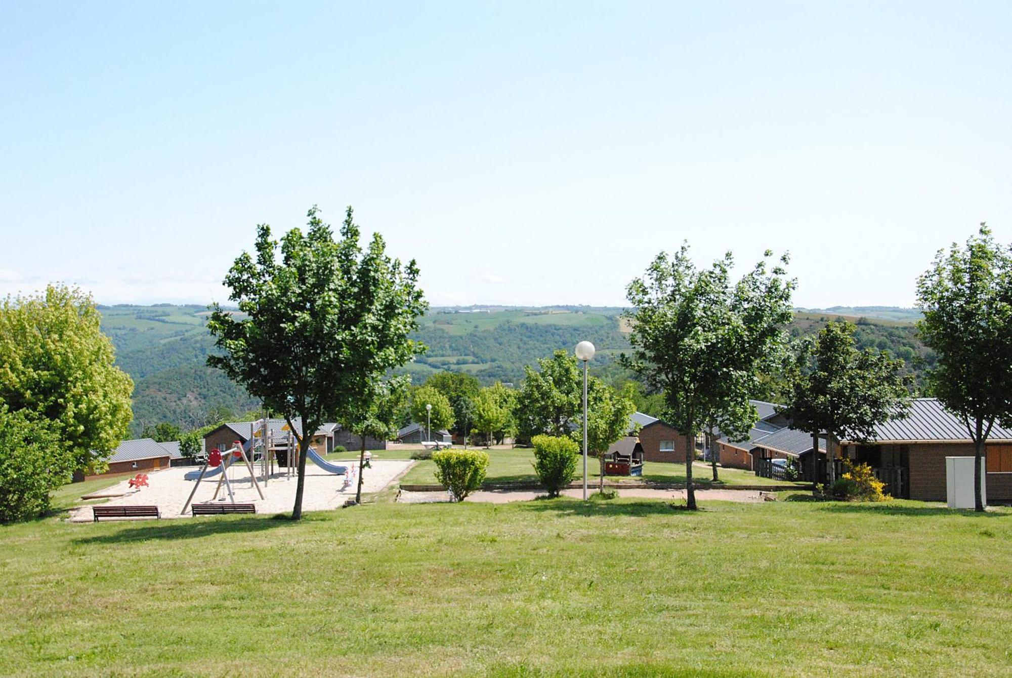 Team Holiday - Camping Domaine Vallée du Tarn Saint-Cirgue Bagian luar foto